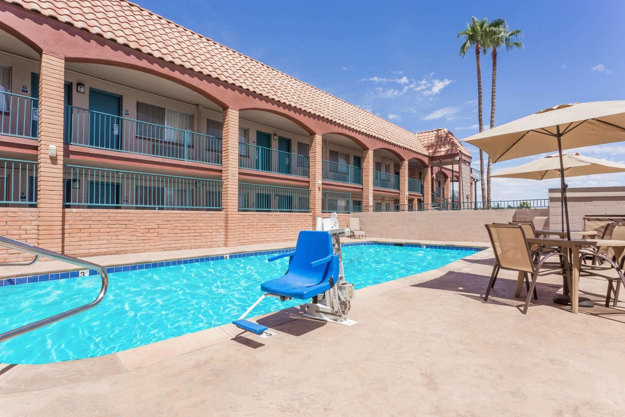 Travelodge By Wyndham Mesa Esterno foto